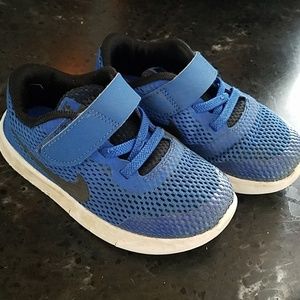Nike toddler tennis shoes
